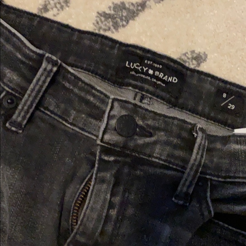 Crop Jeans with an unfinished hem